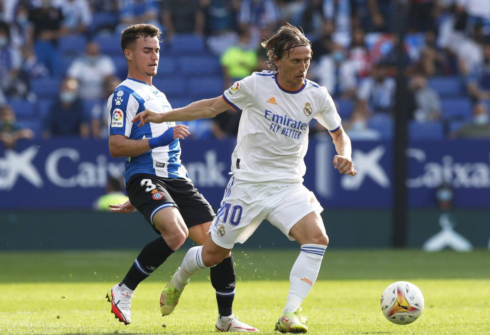 参与壁球运 参与壁球运