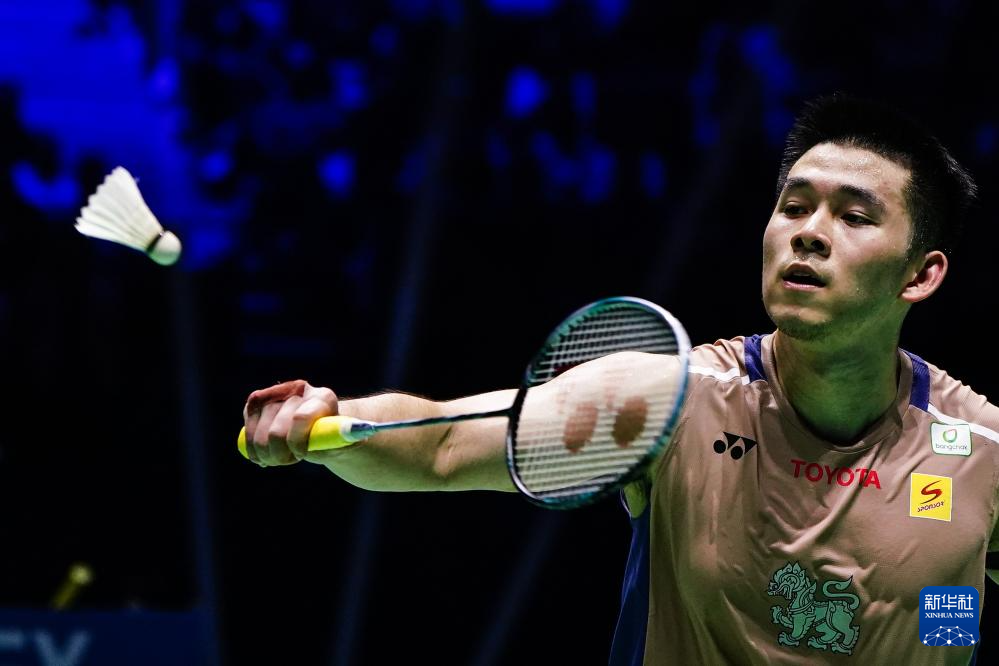 以一位前锋 以一位前锋